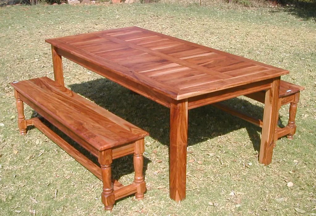 Crawford Table 1,6m x 1,0m with Benches