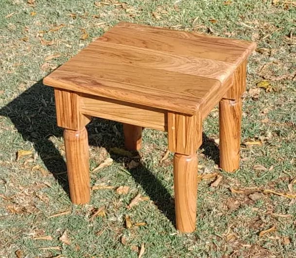 Side Table Solid, Rounded legs